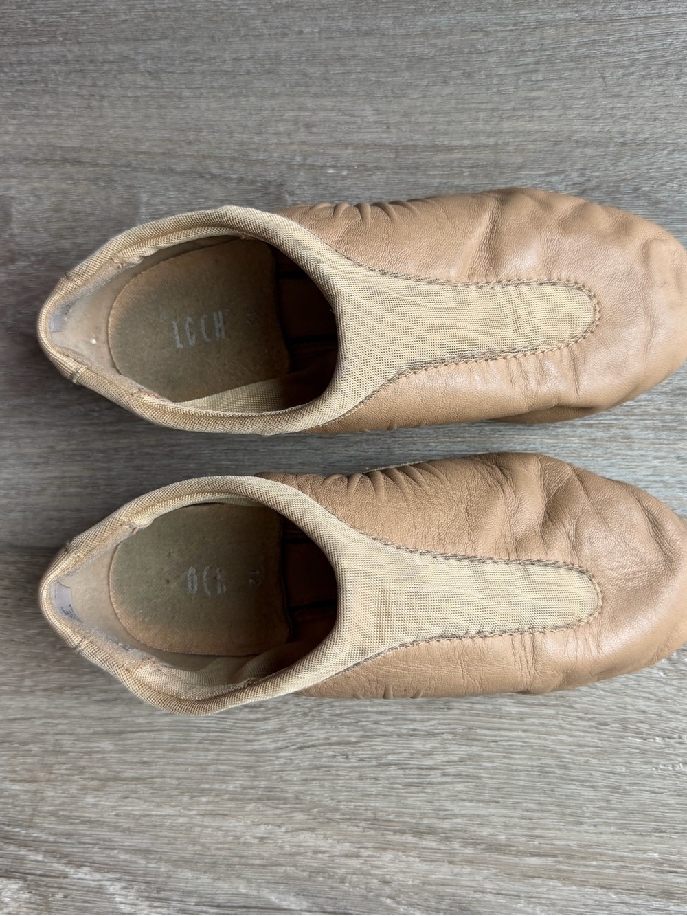 Bloch Slip on slipper Nude Tan Dance Shoes Size 12 child